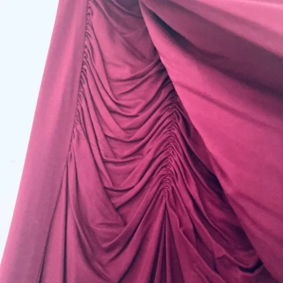 Elegant Burgundy Skirt - Picture 4 of 9